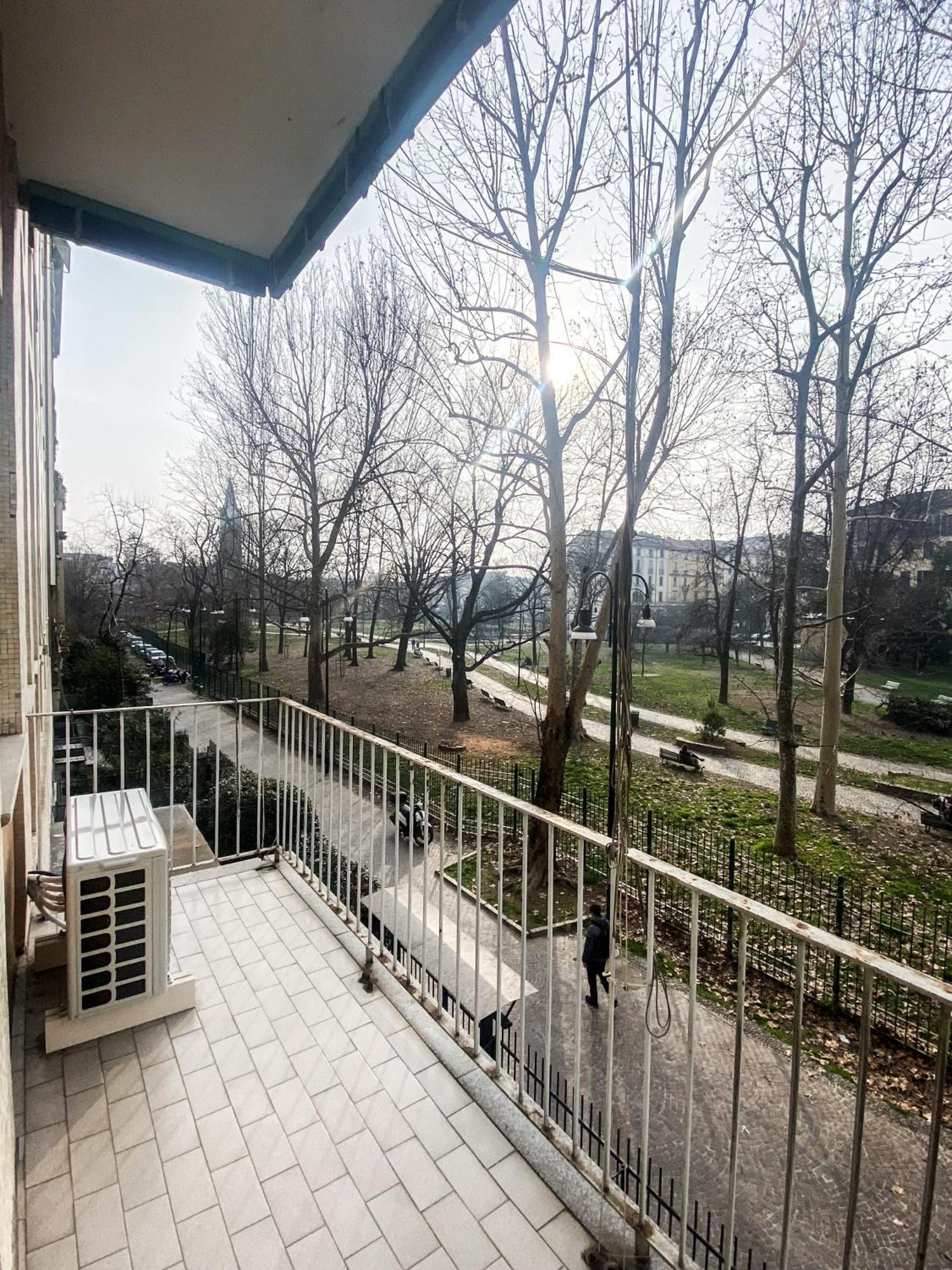 Molino Cozy Apartment With Park View In Downtown Milano Bagian luar foto